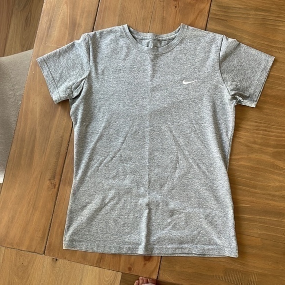 Dri-fit gray workout top - Picture 2 of 5